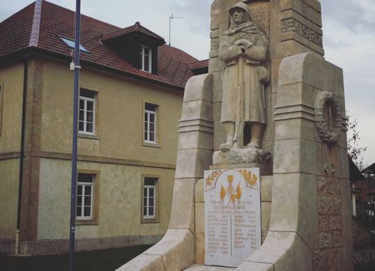 Monument aux morts de Doubs